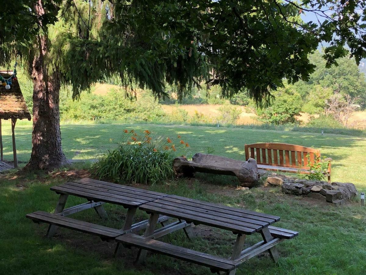 Bed and Breakfast Weekend En Provence Comps  Екстер'єр фото